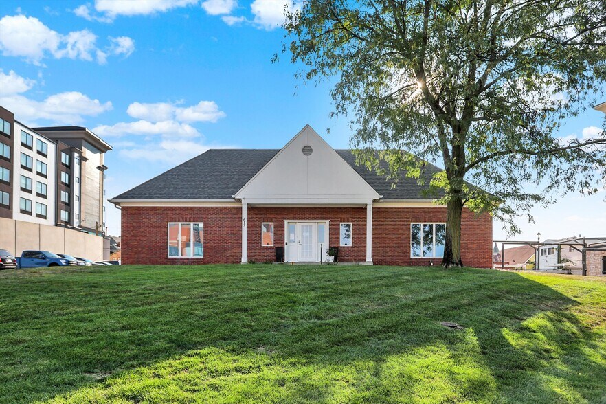 Primary Photo Of 615 Russell Ave, Indianapolis Medical For Sale