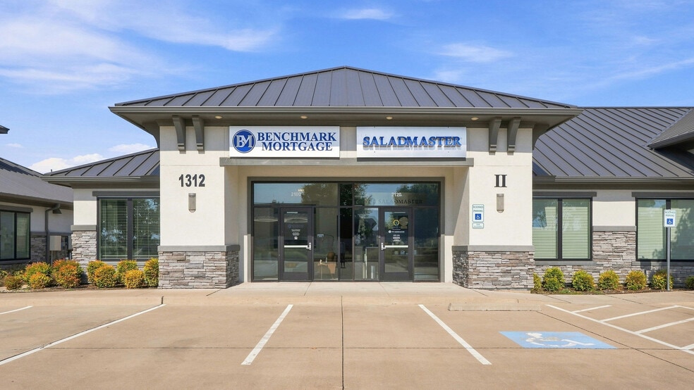Primary Photo Of 1312 W Exchange Pky, Allen Medical For Sale