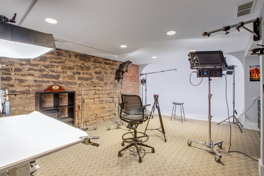 More Photos Of 922 8th Ave, Greeley Storefront Retail Residential For Sale