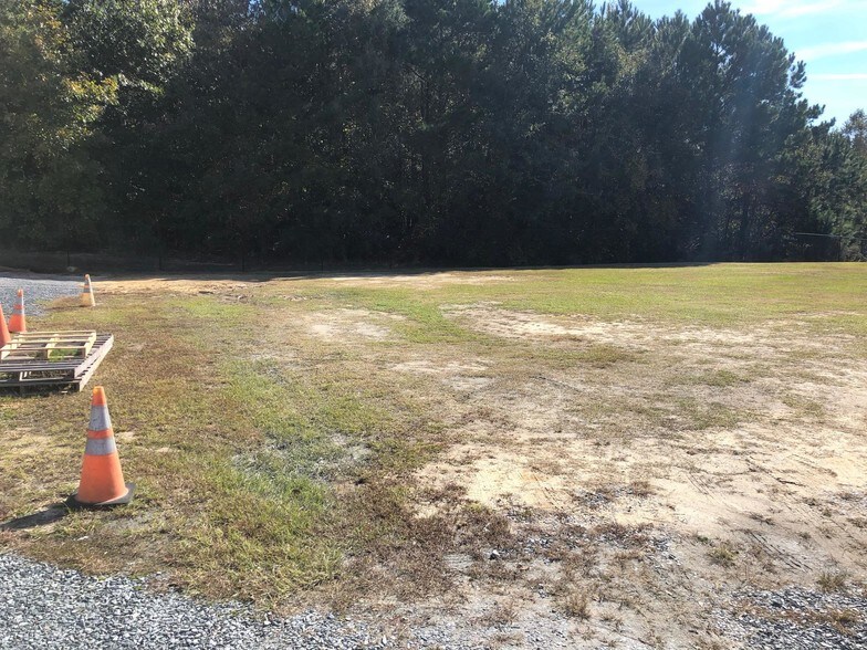 More Photos Of 115 Parkway Dr, Aberdeen Warehouse For Lease