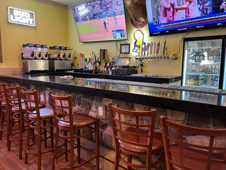 More Photos Of 805 Old Fort Pky, Murfreesboro Freestanding For Sale