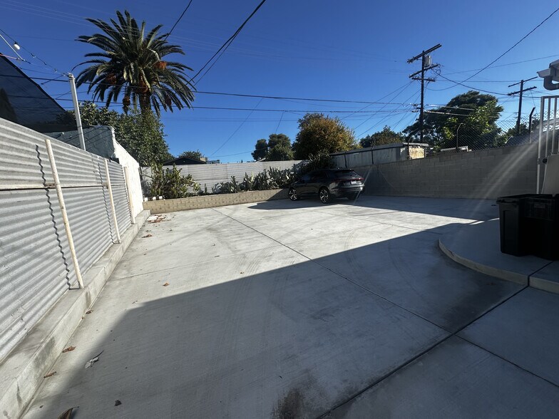 More Photos Of 5215 York Blvd, Los Angeles Freestanding For Sale