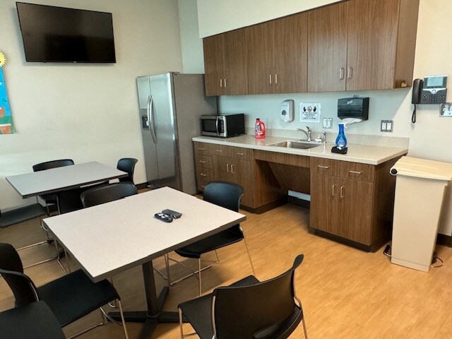 More Photos Of 214 Covell Rd, Crestview Office For Lease