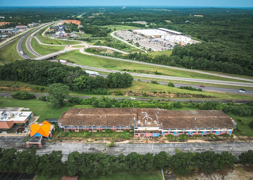 More Photos Of 127 Howard Johnson Dr, Rolla Hotel For Sale