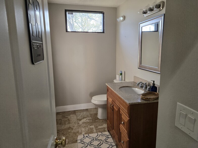 More Photos Of 1201 Hamlet Ave, Clearwater Office For Sale