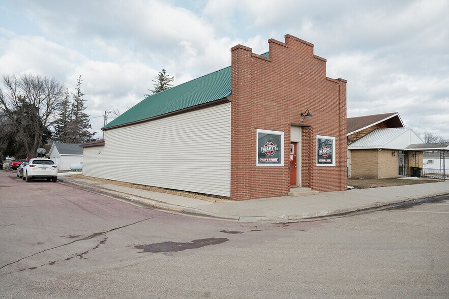 More Photos Of 510 Main St, Ormsby Restaurant For Sale