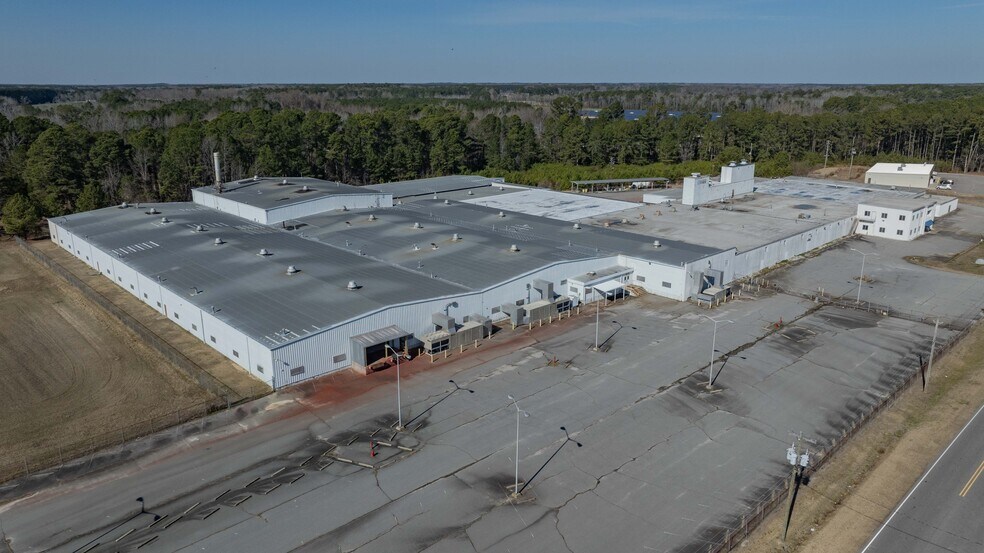 More Photos Of 600 S Parker St, Elm City Manufacturing For Sale