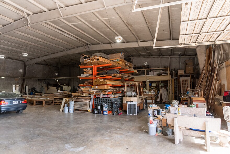 More Photos Of 2022 Milby St, Houston Warehouse For Sale