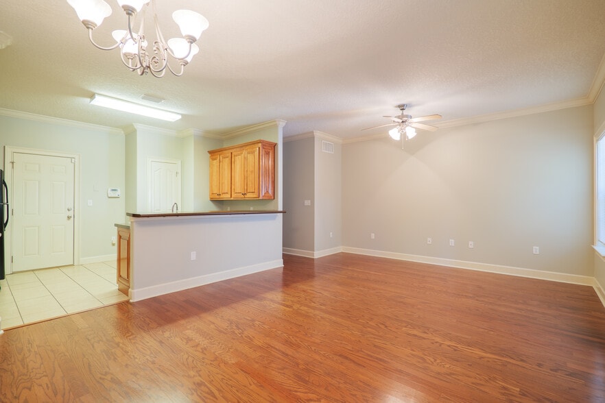 More Photos Of 3400 N Barack Obama Blvd, Valdosta Apartments For Sale