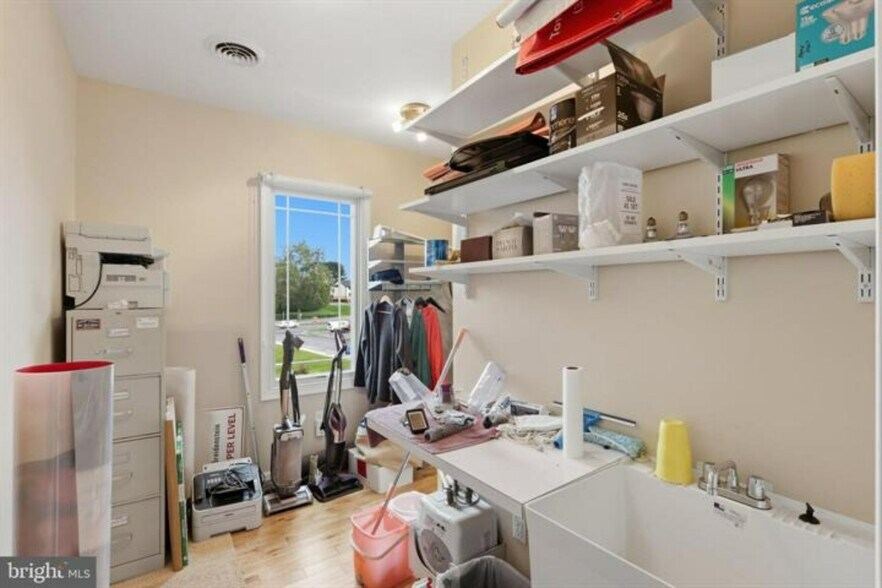 More Photos Of 23 S Colonial Dr, Hagerstown Office For Sale