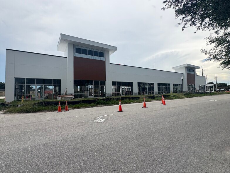 More Photos Of 2521 Partin Settlement Rd, Kissimmee Storefront Retail Office For Lease