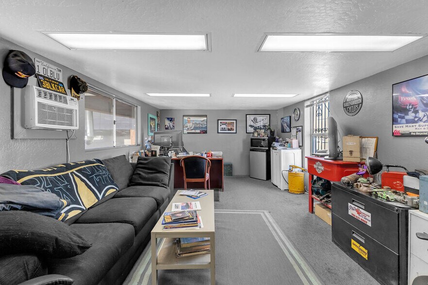 More Photos Of 68361 Kieley Rd, Cathedral City Service For Sale