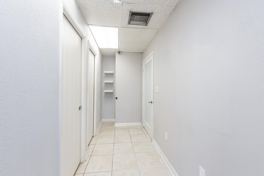 More Photos Of 7480 Fairway Dr, Miami Lakes Medical For Lease