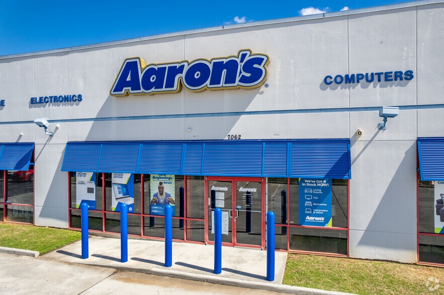 More Photos Of 7048 Highway 85, Riverdale Unknown For Lease