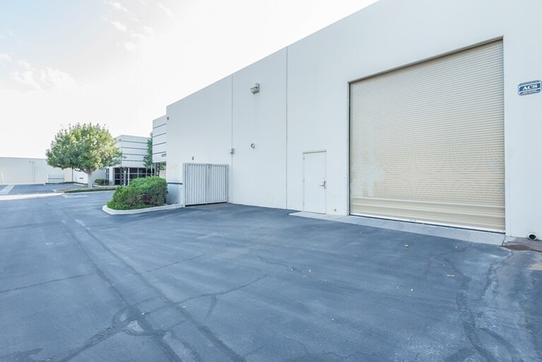 More Photos Of 13170 Spring St, Baldwin Park Warehouse For Lease