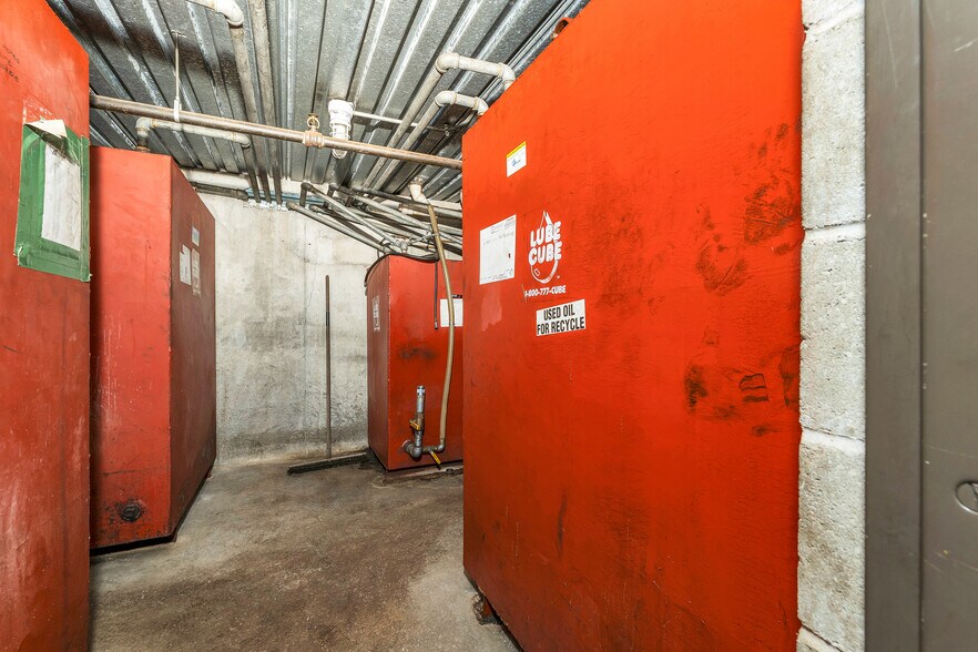 More Photos Of 386 Daniel Webster Hwy, Merrimack Auto Repair For Lease