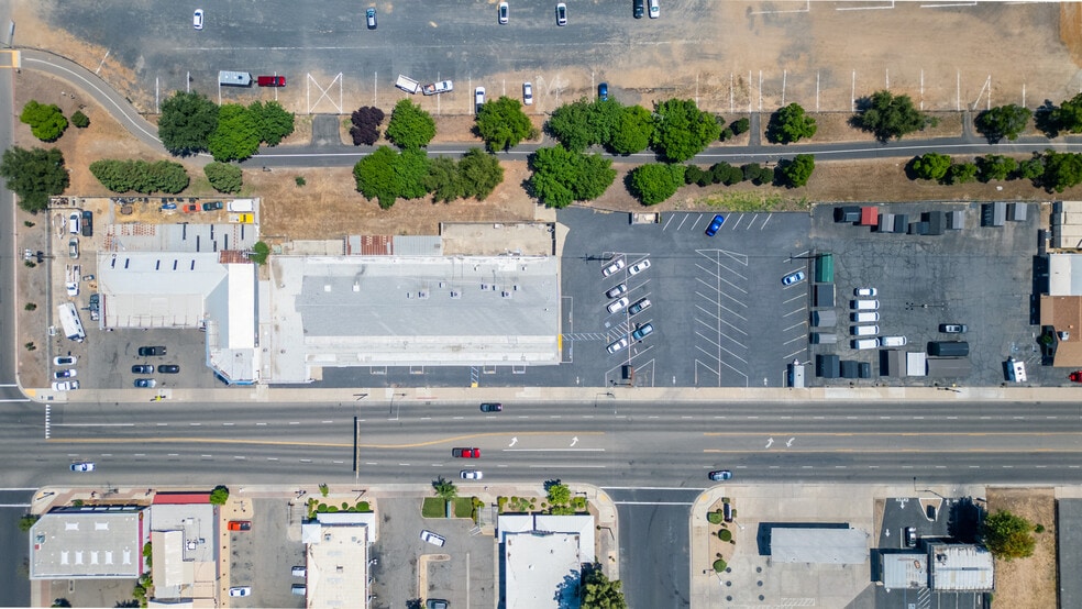 More Photos Of 727 Clovis Ave, Clovis Freestanding For Sale