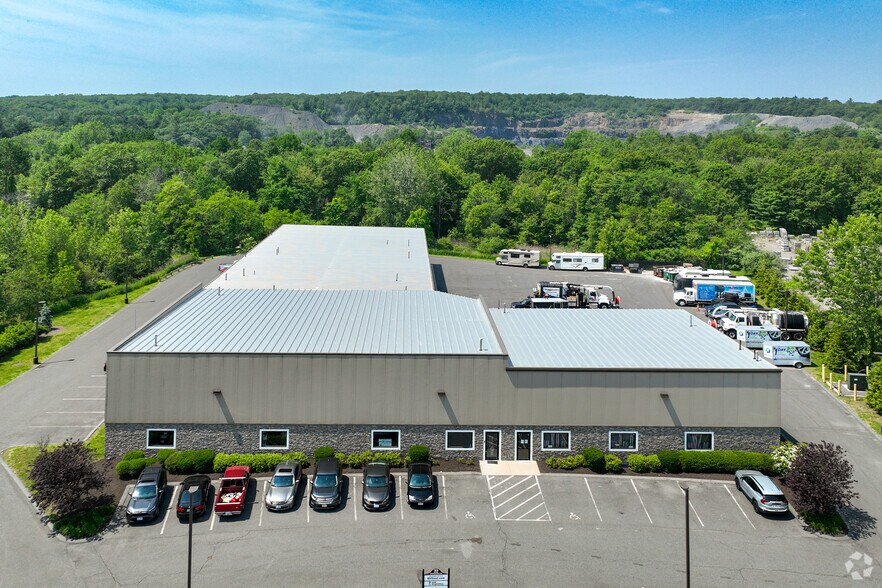 More Photos Of 22 Commerce Blvd, Plainville Flex For Lease