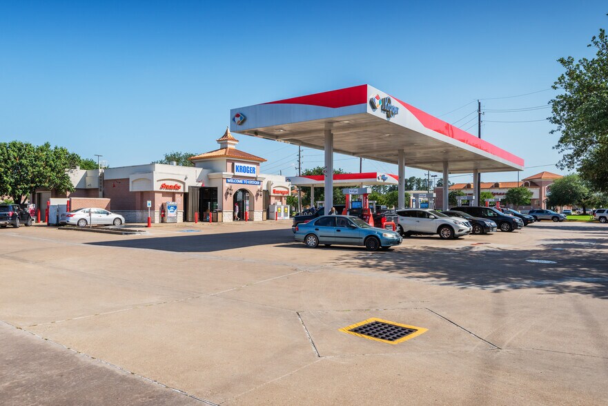 More Photos Of 8707-8765 Spring Cypress Rd, Spring Unknown For Lease