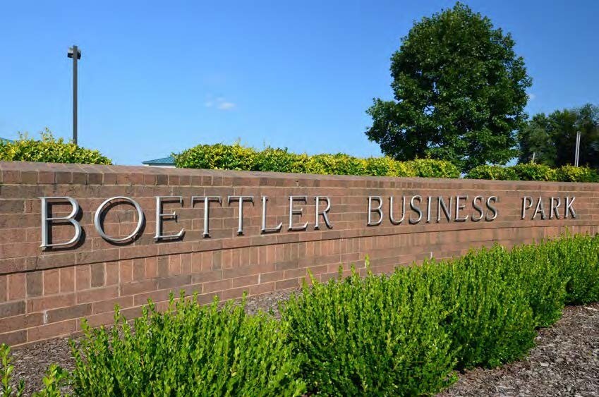 More Photos Of 1587 Boettler Rd, Green Medical For Lease