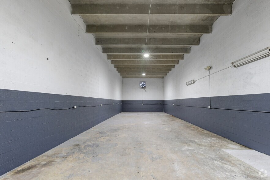 More Photos Of 3820 NW 135th St, Opa-locka Warehouse For Lease