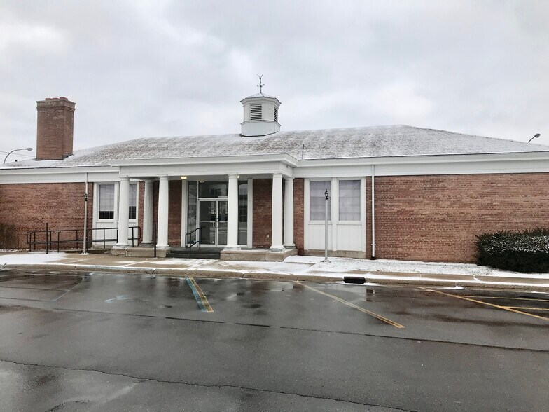 More Photos Of 770 E Mount Morris St, Mount Morris Bank For Lease