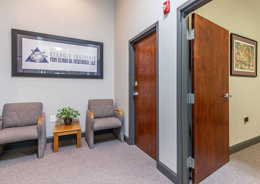 More Photos Of 335 Roselane St NW, Marietta Medical For Lease