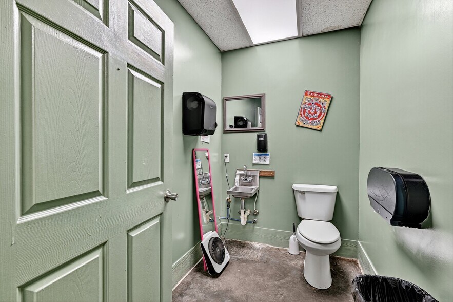 More Photos Of 301 N 1st St, Madill Restaurant For Sale