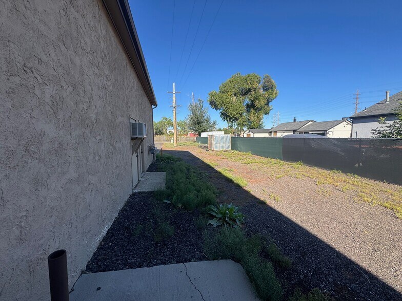 More Photos Of 11900 Upham St, Broomfield Warehouse For Sale