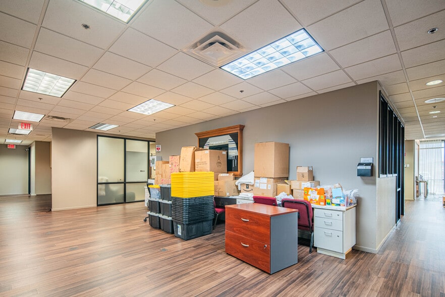 More Photos Of 12515 W Bell Rd, Surprise Office For Lease