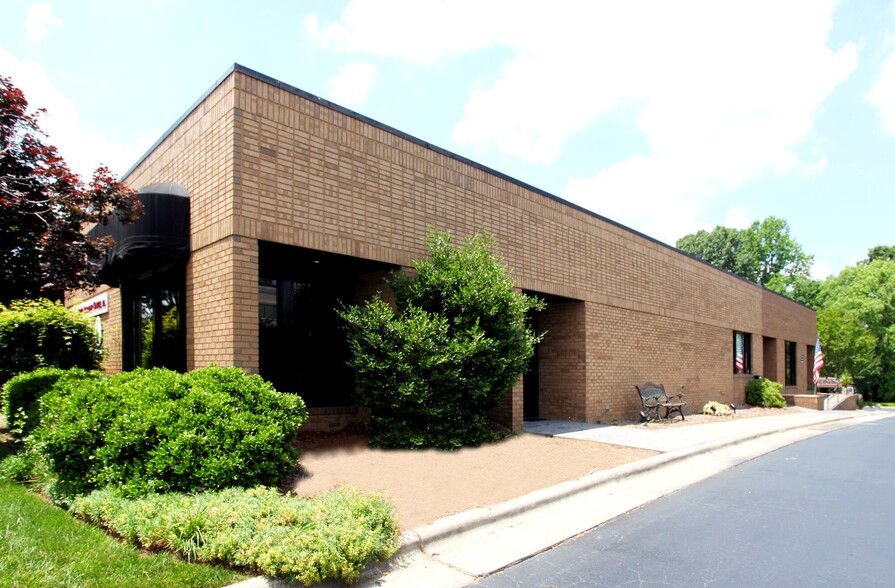 Primary Photo Of 160 Charlois Blvd, Winston-Salem Medical For Sale