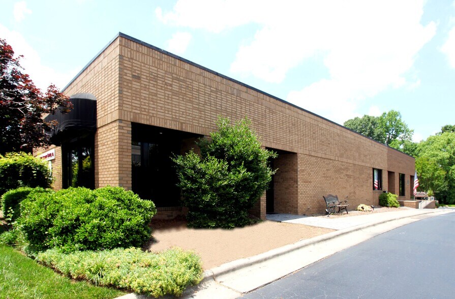 More Photos Of 160 Charlois Blvd, Winston-Salem Medical For Sale