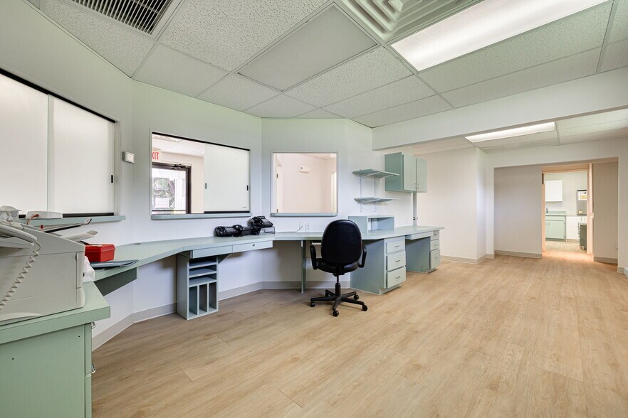 More Photos Of 1105 S Fort Harrison Ave, Clearwater Medical For Lease