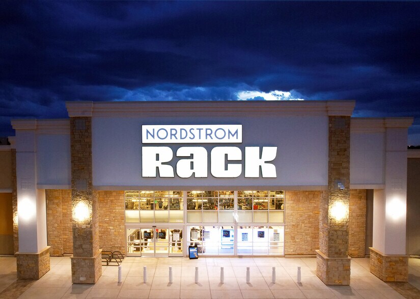 More Photos Of 2910 W Loop 289, Lubbock Unknown For Lease