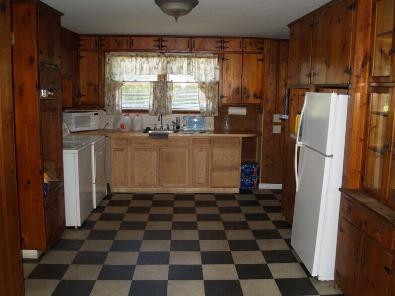 More Photos Of 760 Ledford St SE, Smyrna Warehouse For Sale