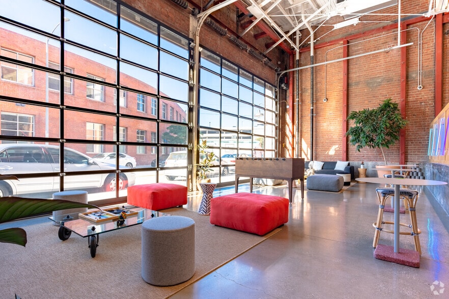 More Photos Of 1019 E 4th Pl, Los Angeles Loft Creative Space For Lease