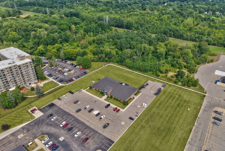 More Photos Of 2305 S Center Rd, Burton Office For Sale