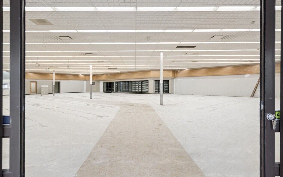 More Photos Of 210 Mcmurry Blvd, Hartsville Freestanding For Lease