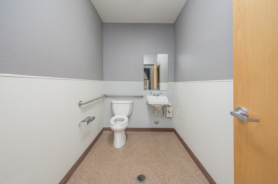 More Photos Of 1491 Palma Rd, Bullhead City Medical For Sale
