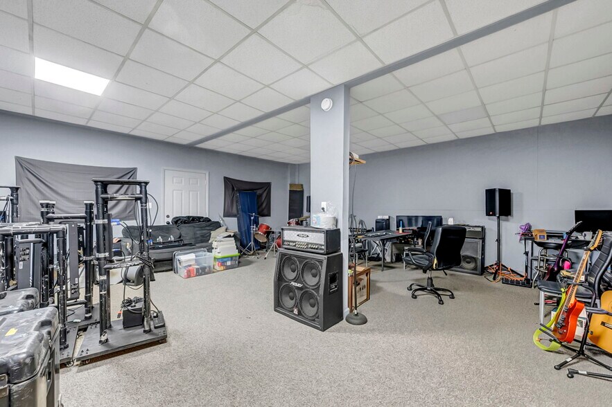 More Photos Of 4435 State Rd, Cleveland Storefront Retail Residential For Sale