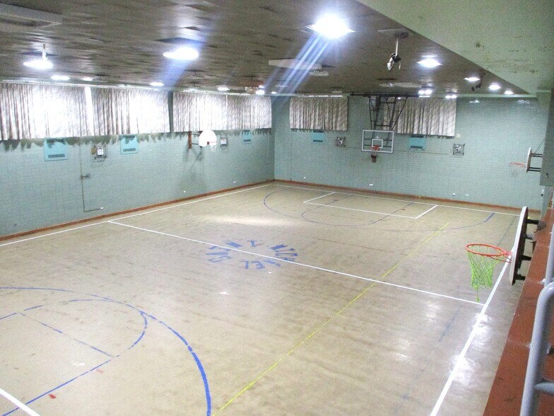 More Photos Of 237 Jerome St, Brooklyn Schools For Lease