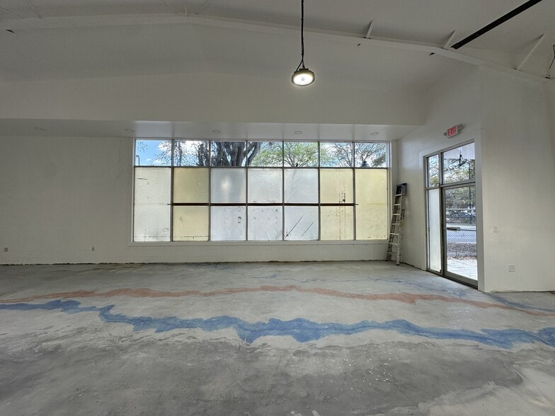 More Photos Of 616 N Main St, Gainesville Warehouse For Sale