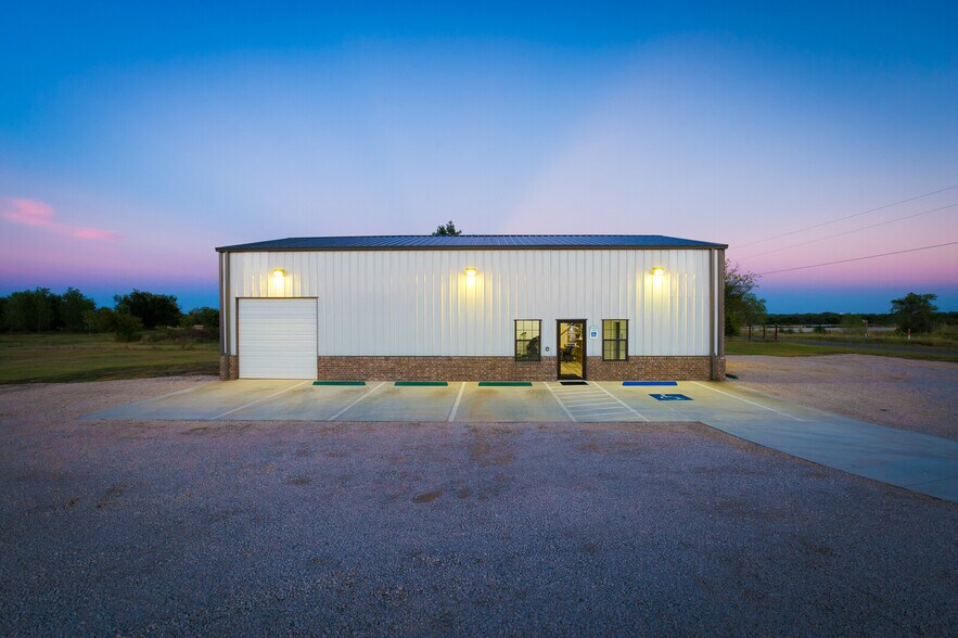 Primary Photo Of 1725 NE 16th St, Newcastle Warehouse For Sale