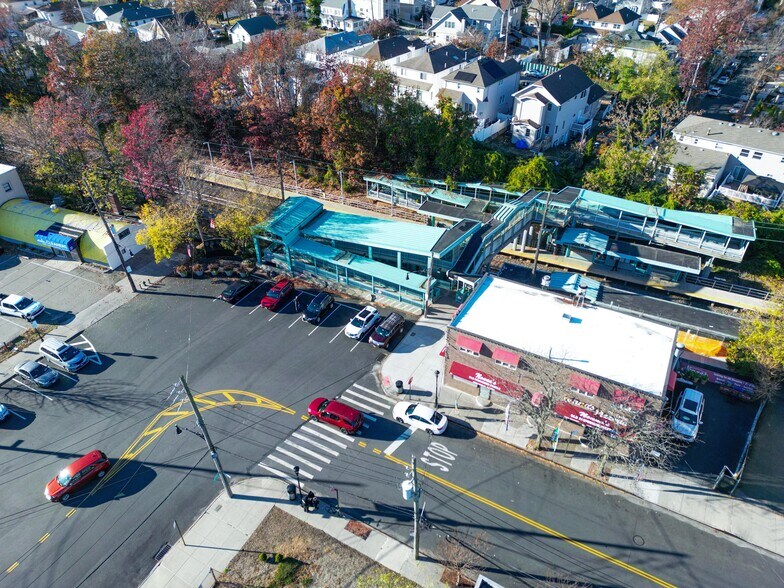 More Photos Of 27 Brower Ct, Staten Island Freestanding For Sale