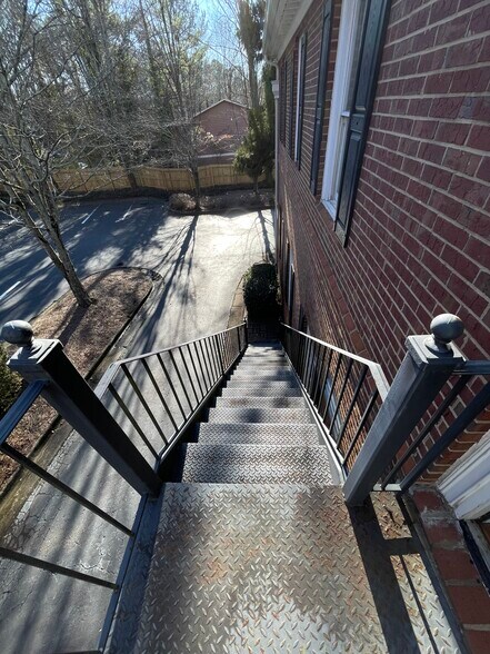 More Photos Of 6298 Baker Ct, Norcross Office Residential For Lease