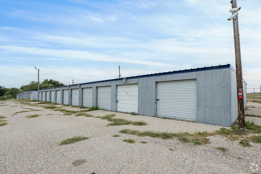 More Photos Of 910 W 29th St, San Angelo Self Storage For Sale