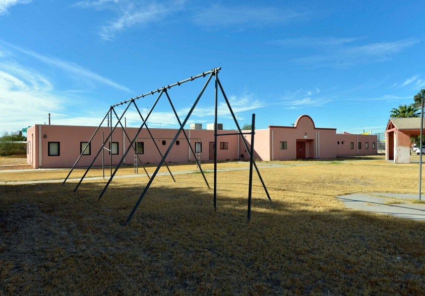 More Photos Of 2700 S 8th Ave, Tucson Specialty For Sale