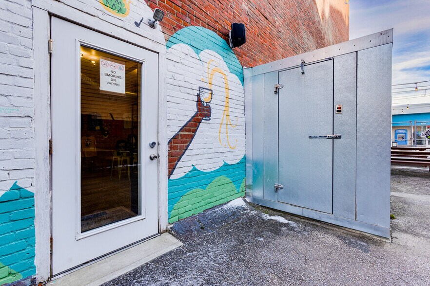 More Photos Of 827 E Warrington Ave, Pittsburgh Flex For Lease
