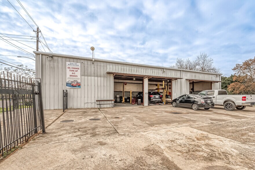 More Photos Of 7215 N Shepherd Dr, Houston Auto Repair For Sale