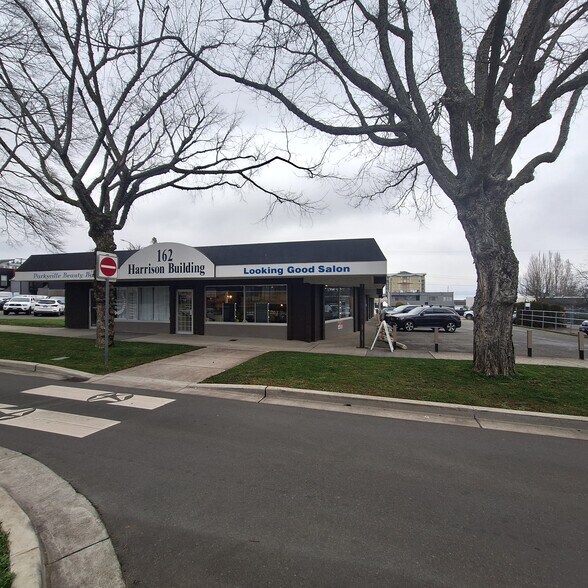 Primary Photo Of 162 Harrison Av, Parksville General Retail For Lease